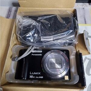 Panasonic Lumix DMC-TZ20 Digital Camera With Battery  16X Full HD